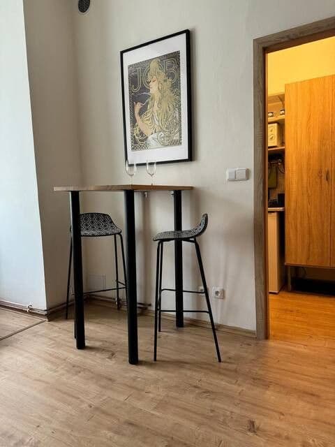 Pronájem bytu  25 m², Klapkova, Praha, Praha
