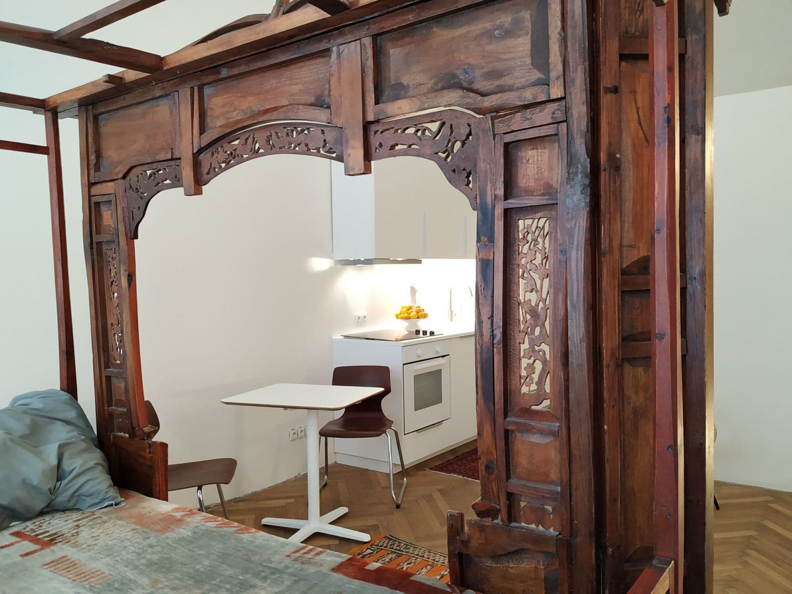 Pronájem bytu  30 m², Prvního pluku, Praha, Praha