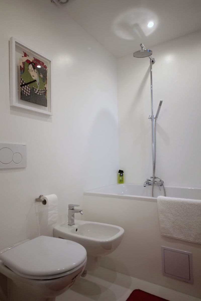 Pronájem bytu  30 m², Prvního pluku, Praha, Praha