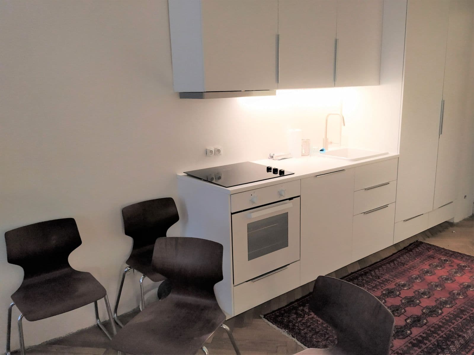 Pronájem bytu  30 m², Prvního pluku, Praha, Praha