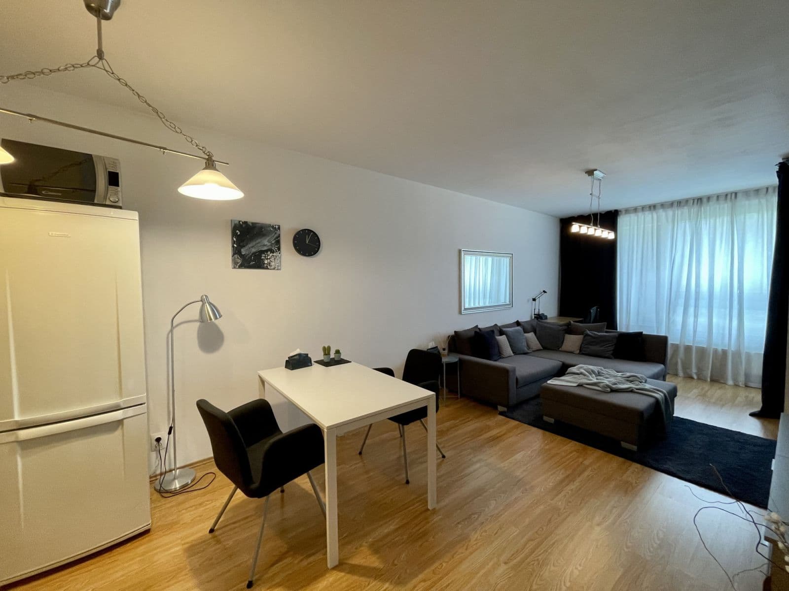 Pronájem bytu  50 m², Pod Harfou, Praha, Praha