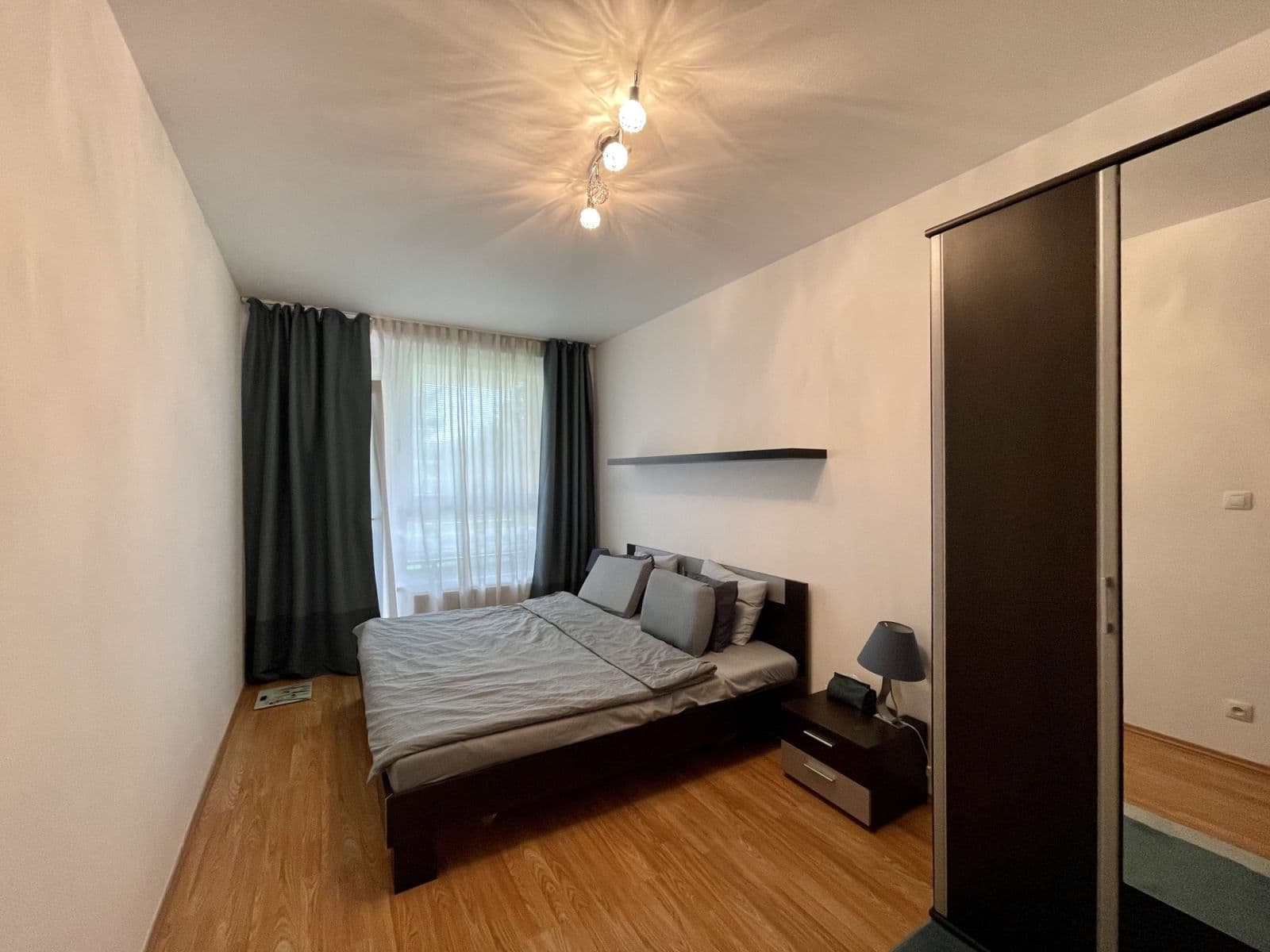 Pronájem bytu  50 m², Pod Harfou, Praha, Praha