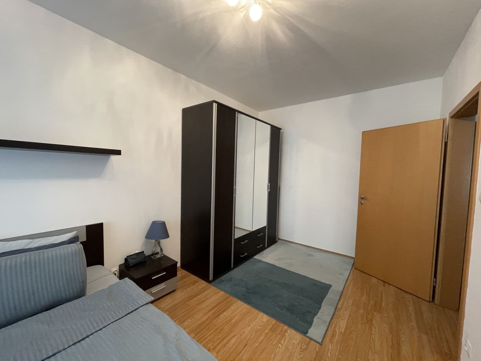 Pronájem bytu  50 m², Pod Harfou, Praha, Praha