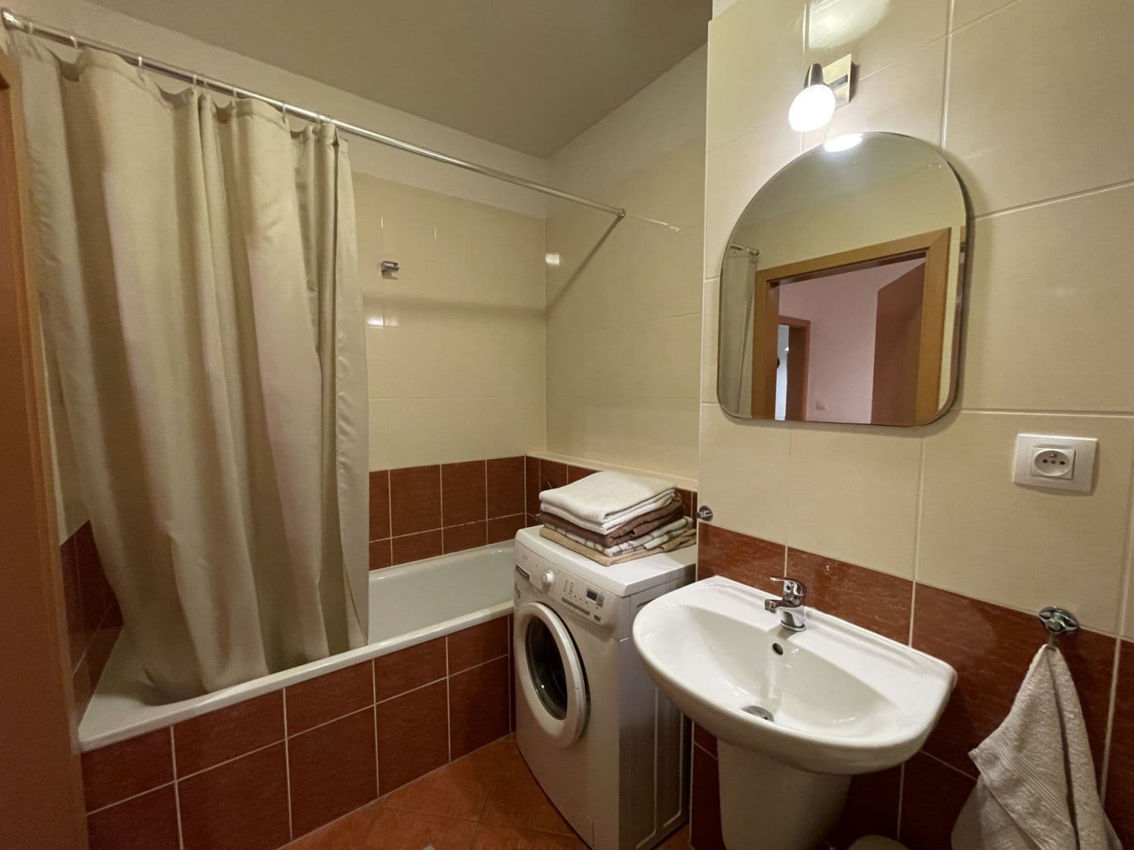 Pronájem bytu  50 m², Pod Harfou, Praha, Praha