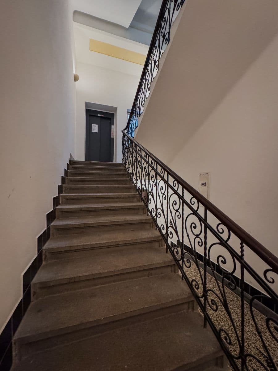 Pronájem bytu  120 m², Šmilovského, Praha, Praha