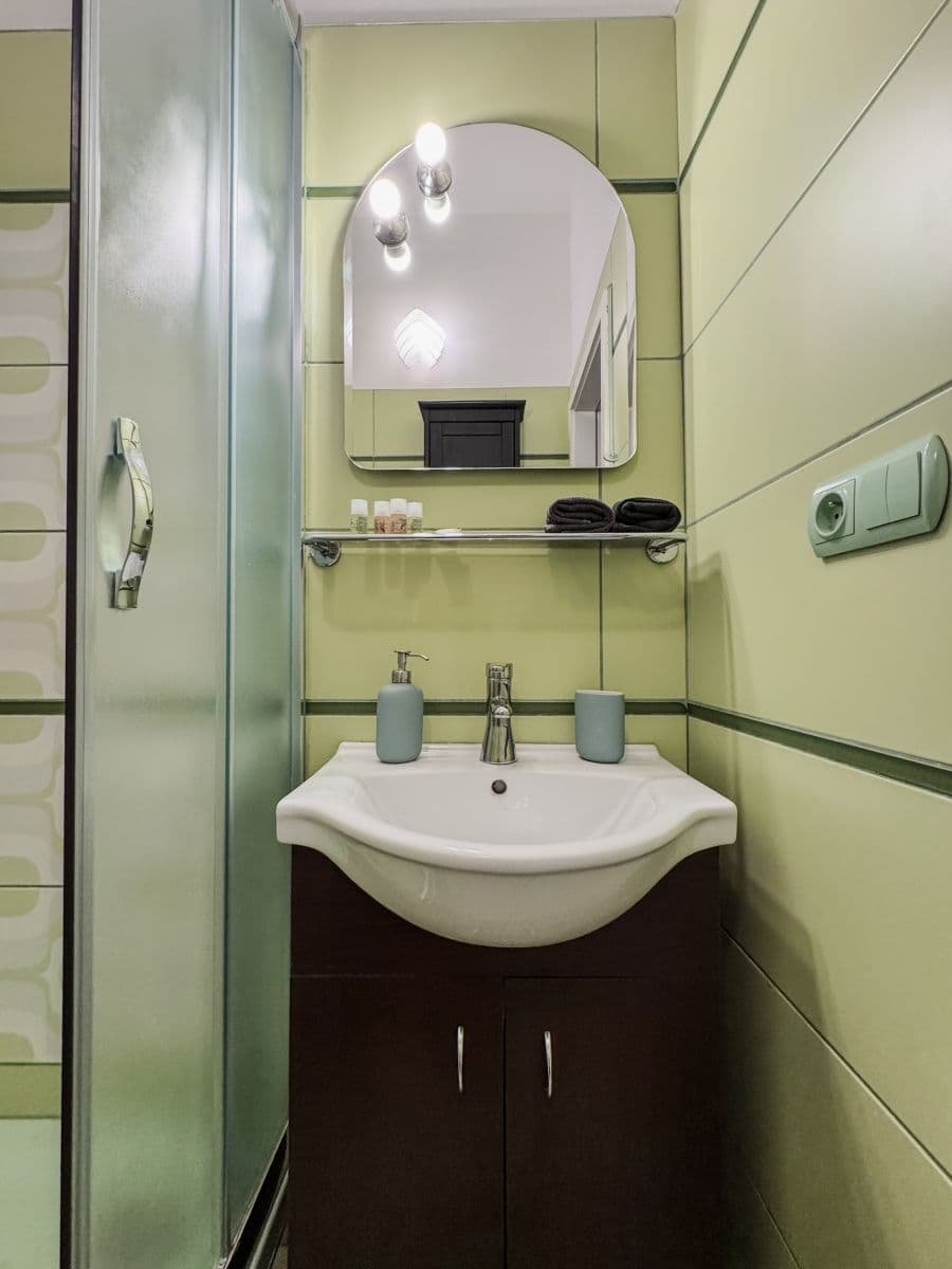 Pronájem bytu  120 m², Šmilovského, Praha, Praha