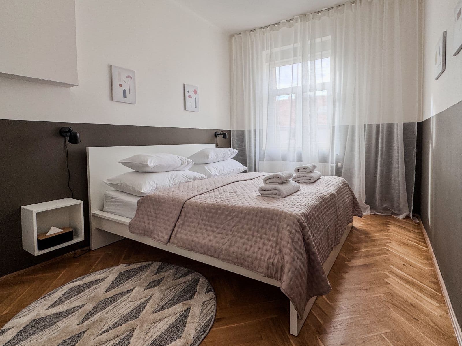 Pronájem bytu  120 m², Šmilovského, Praha, Praha