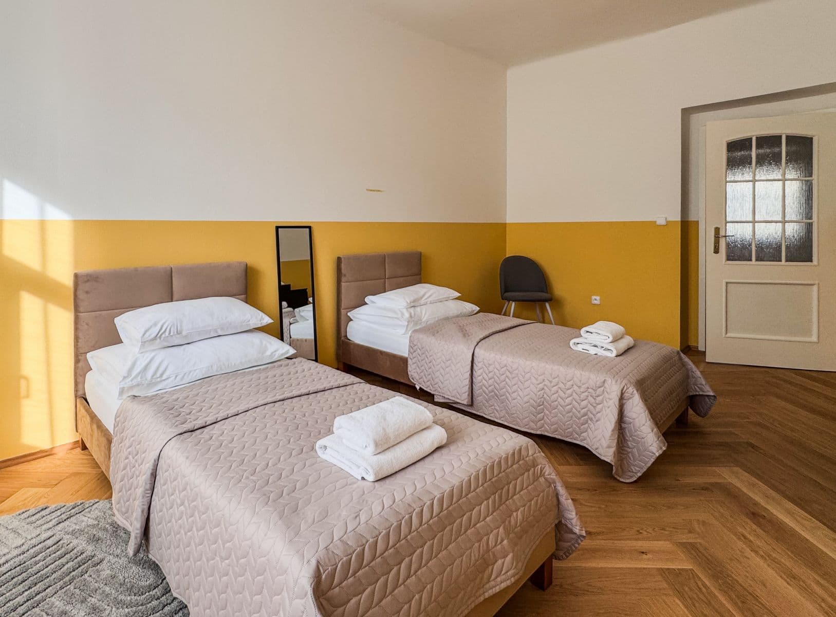 Pronájem bytu  120 m², Šmilovského, Praha, Praha