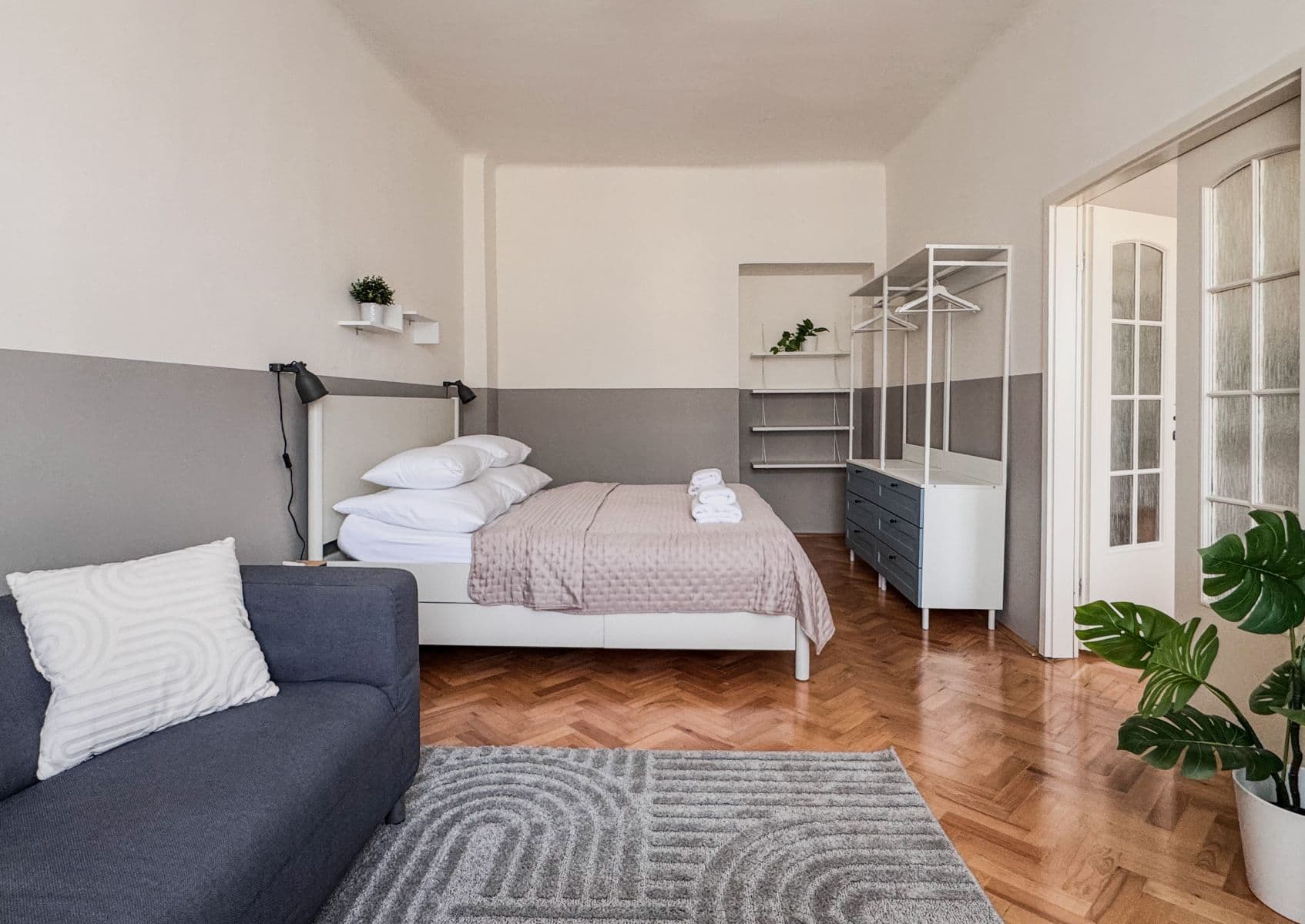 Pronájem bytu  120 m², Šmilovského, Praha, Praha