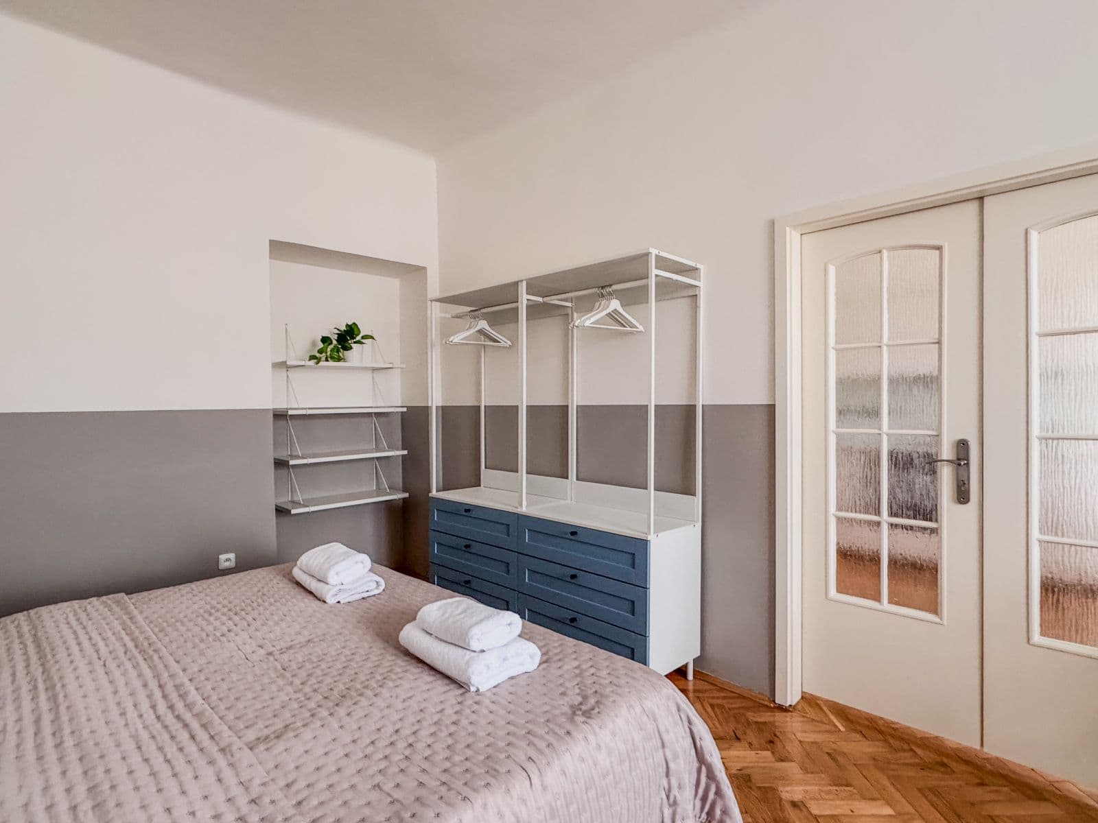 Pronájem bytu  120 m², Šmilovského, Praha, Praha