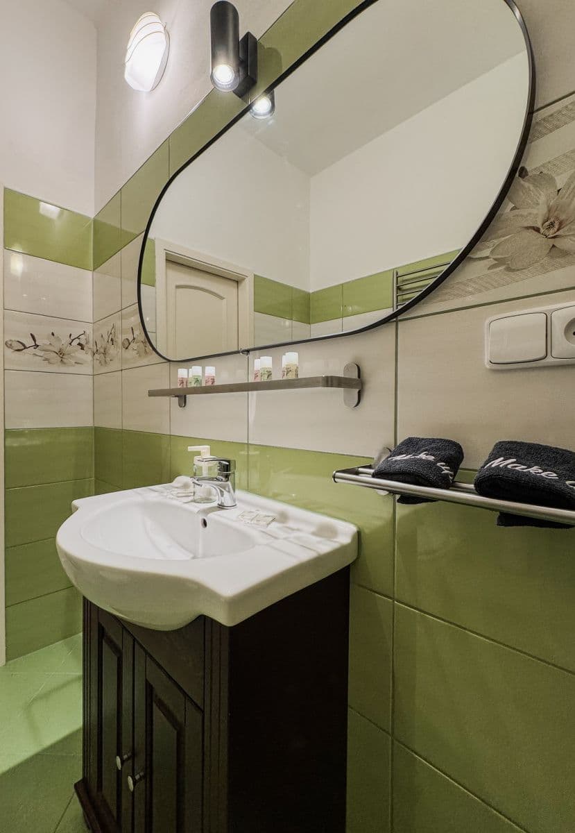 Pronájem bytu  120 m², Šmilovského, Praha, Praha