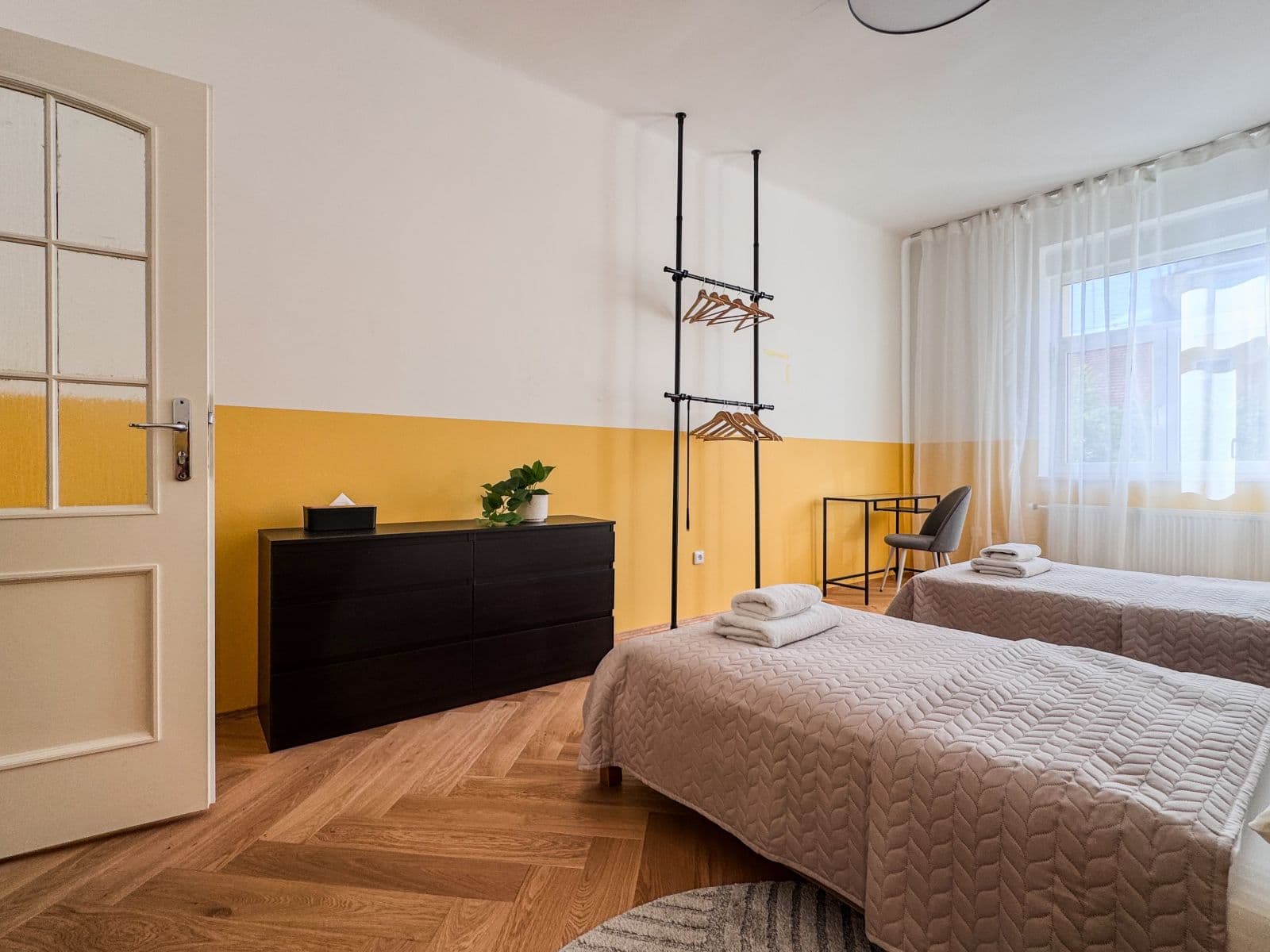 Pronájem bytu  120 m², Šmilovského, Praha, Praha