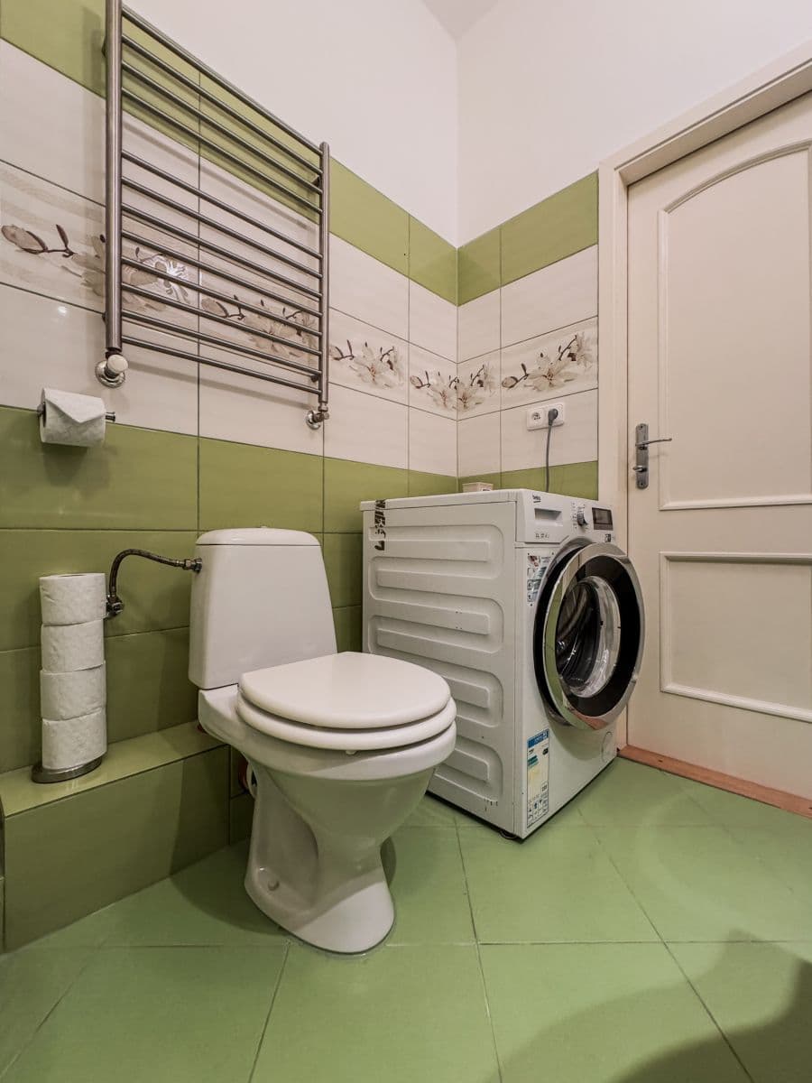 Pronájem bytu  120 m², Šmilovského, Praha, Praha