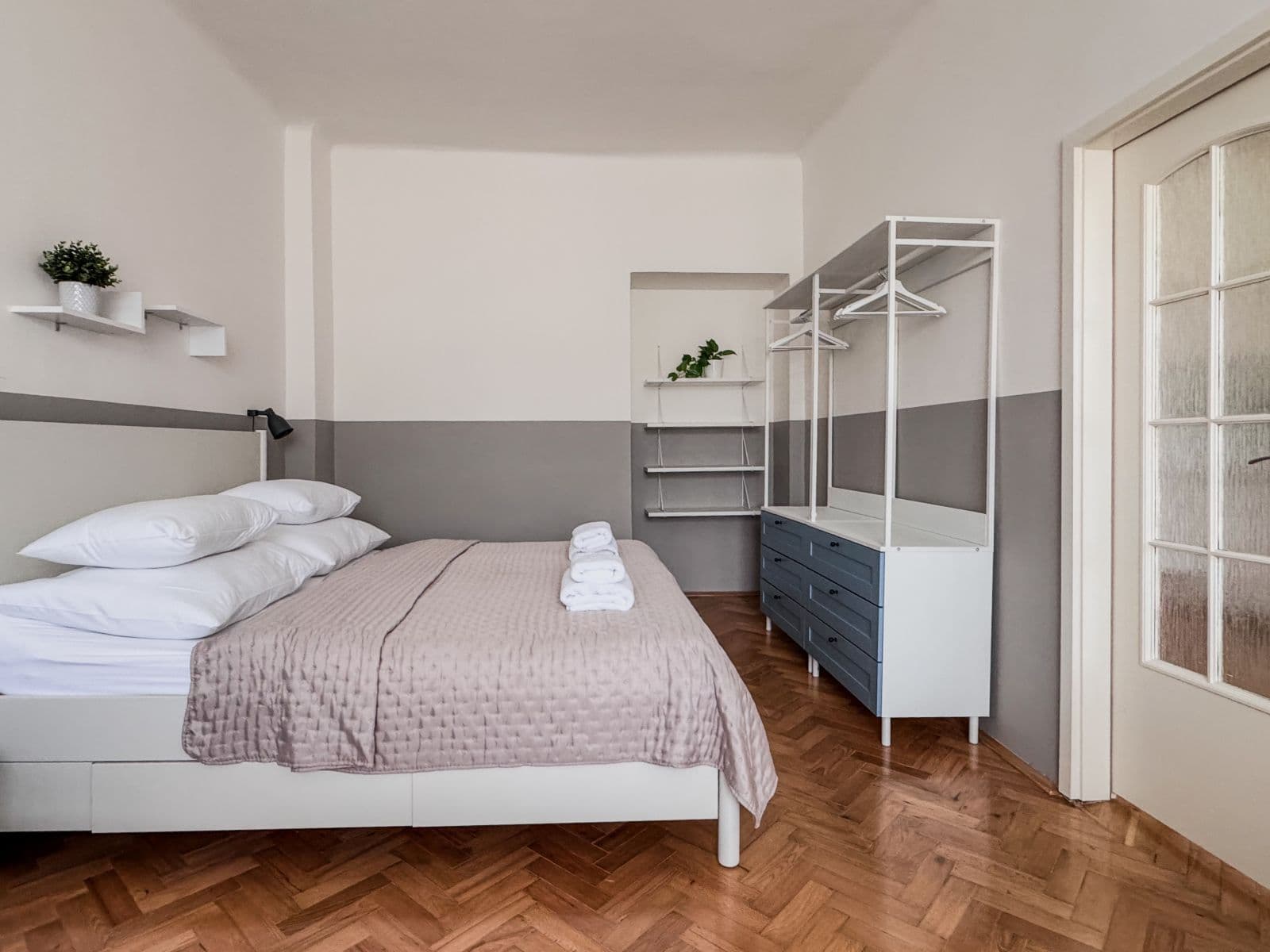 Pronájem bytu  120 m², Šmilovského, Praha, Praha