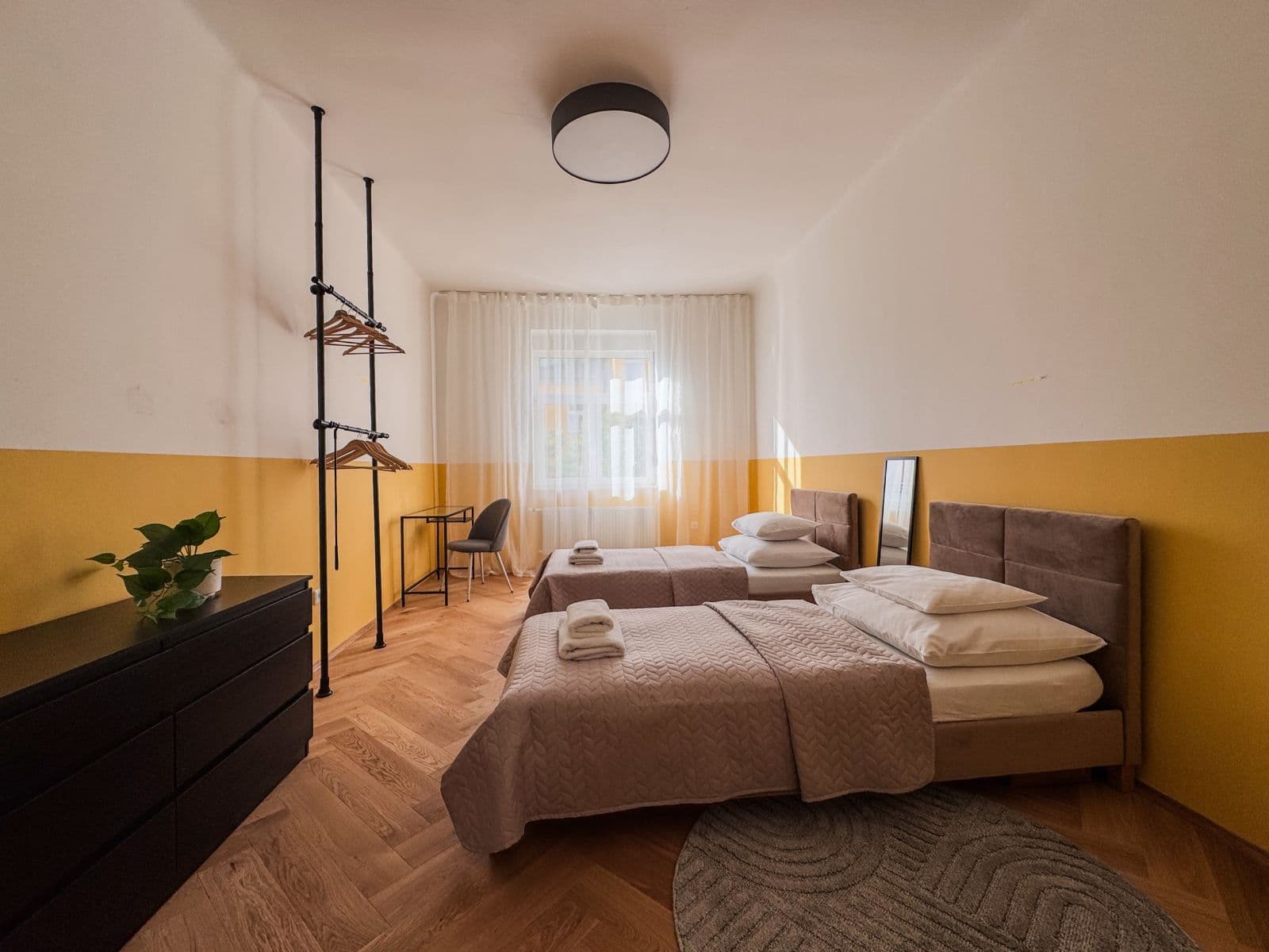 Pronájem bytu  120 m², Šmilovského, Praha, Praha