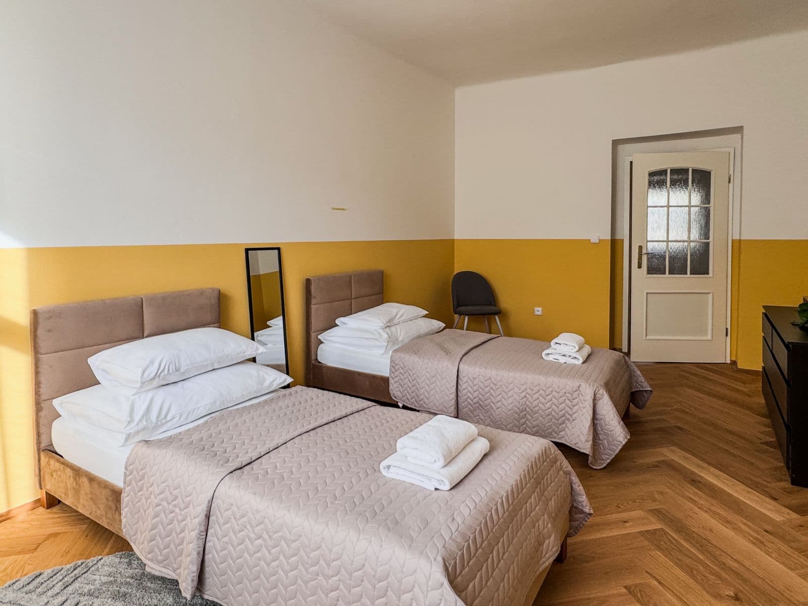 Pronájem bytu  120 m², Šmilovského, Praha, Praha