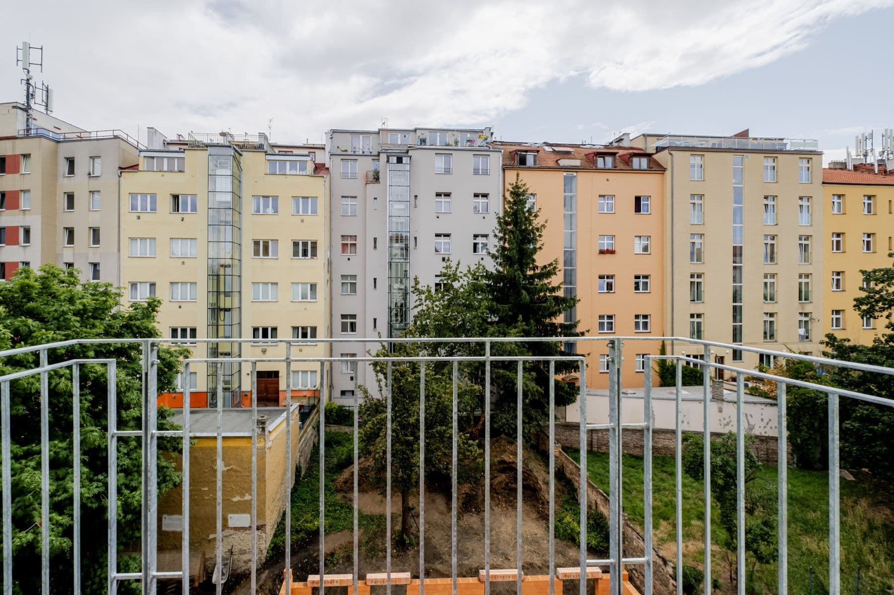 Pronájem bytu  47 m², Svatoslavova, Praha, Praha