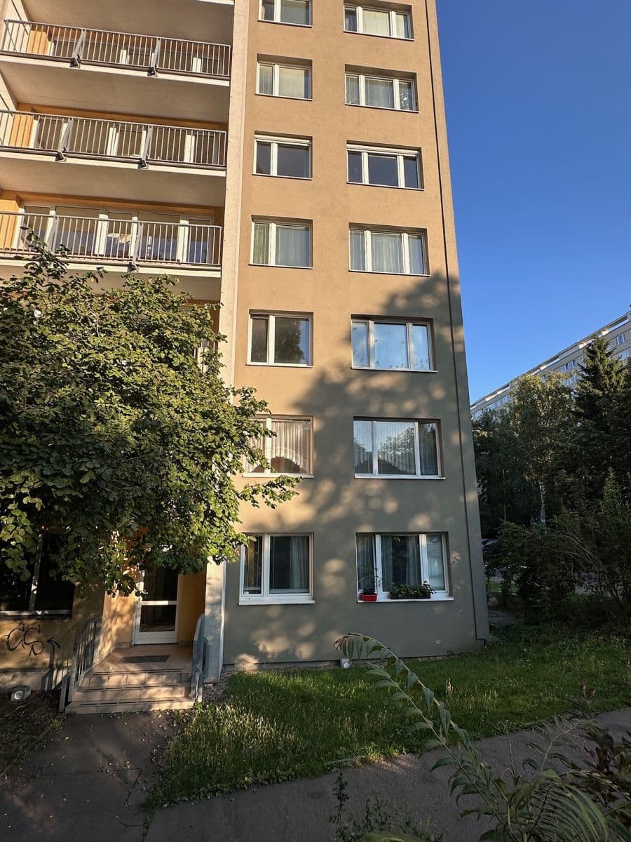 Pronájem bytu  72 m², Mimoňská, Praha, Praha