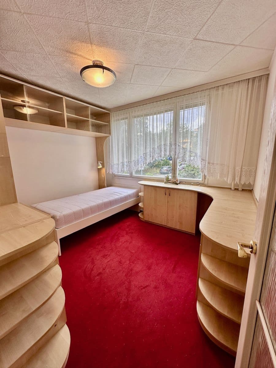Pronájem bytu  72 m², Mimoňská, Praha, Praha