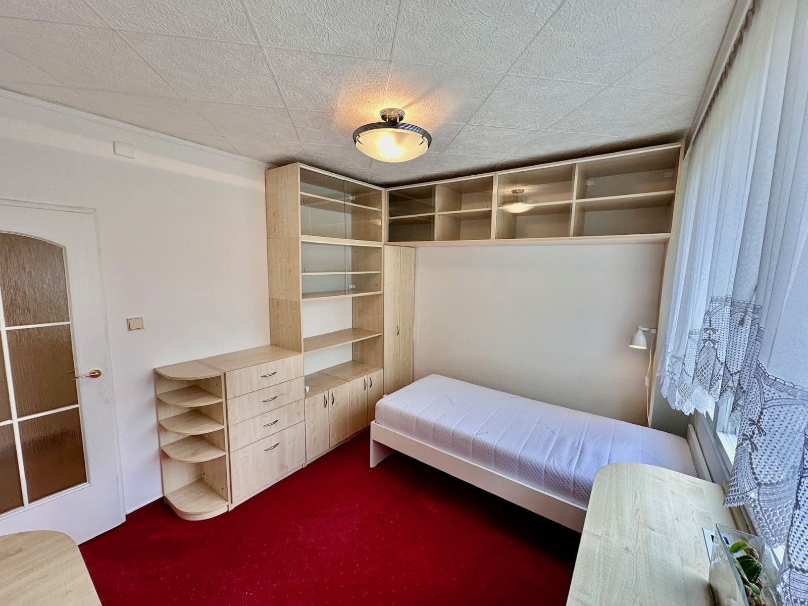 Pronájem bytu  72 m², Mimoňská, Praha, Praha