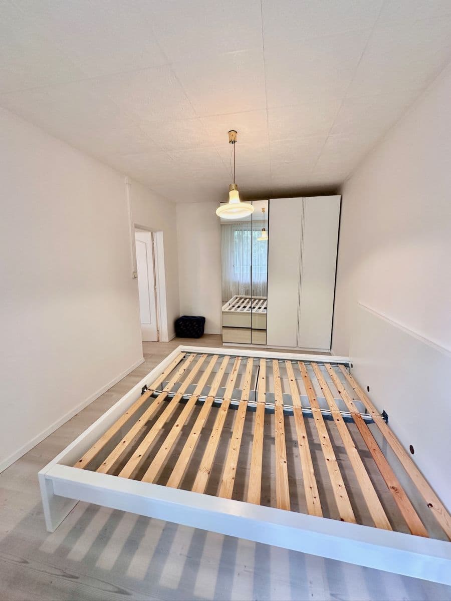 Pronájem bytu  72 m², Mimoňská, Praha, Praha