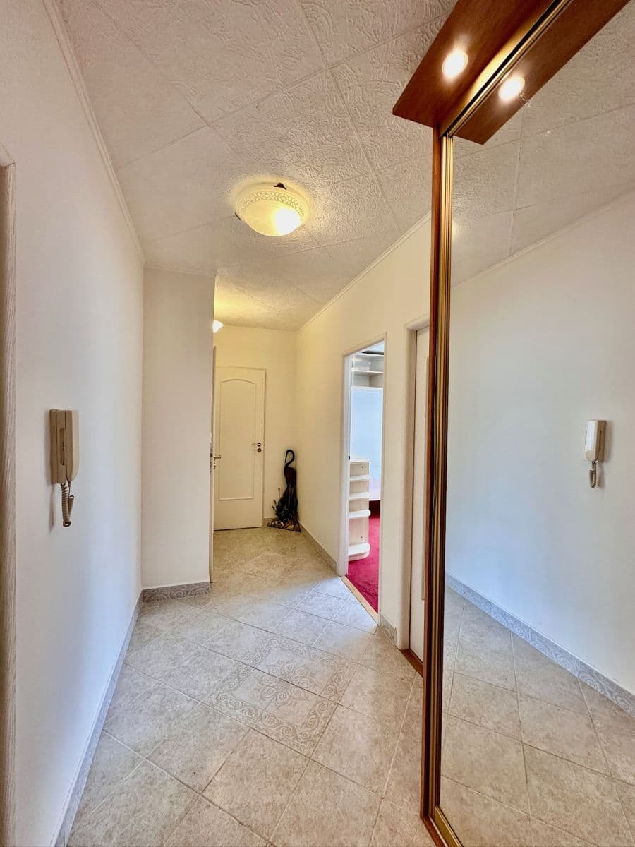 Pronájem bytu  72 m², Mimoňská, Praha, Praha