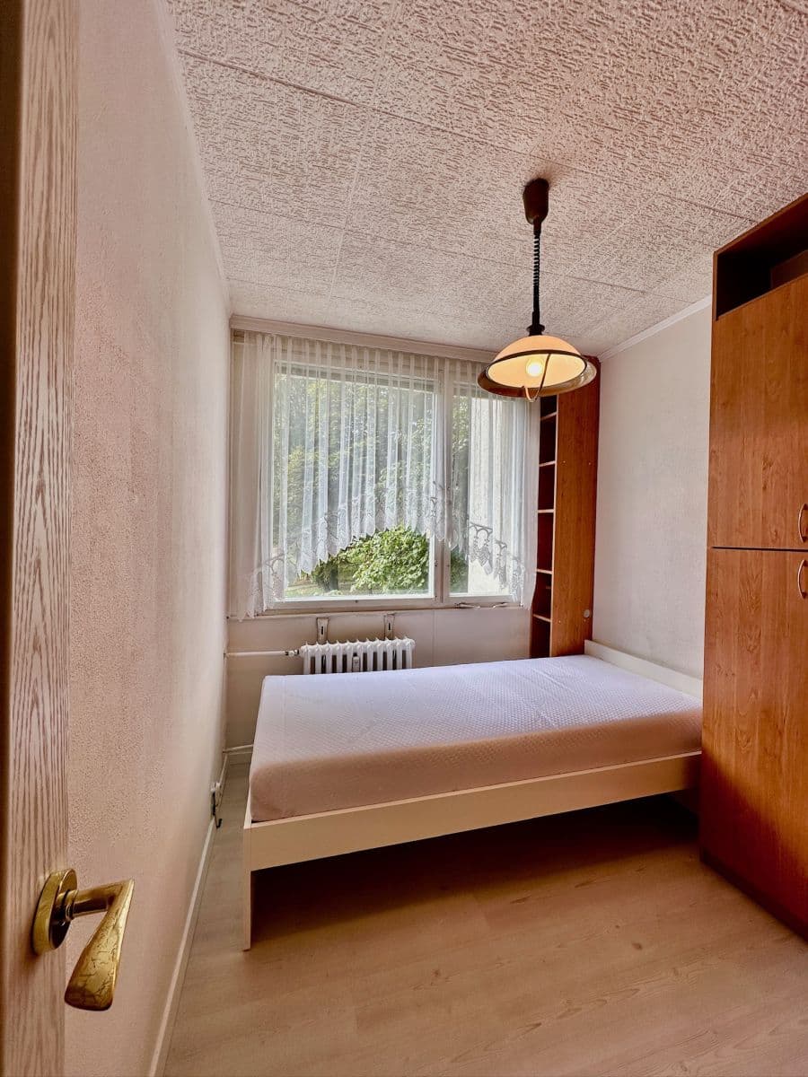 Pronájem bytu  72 m², Mimoňská, Praha, Praha