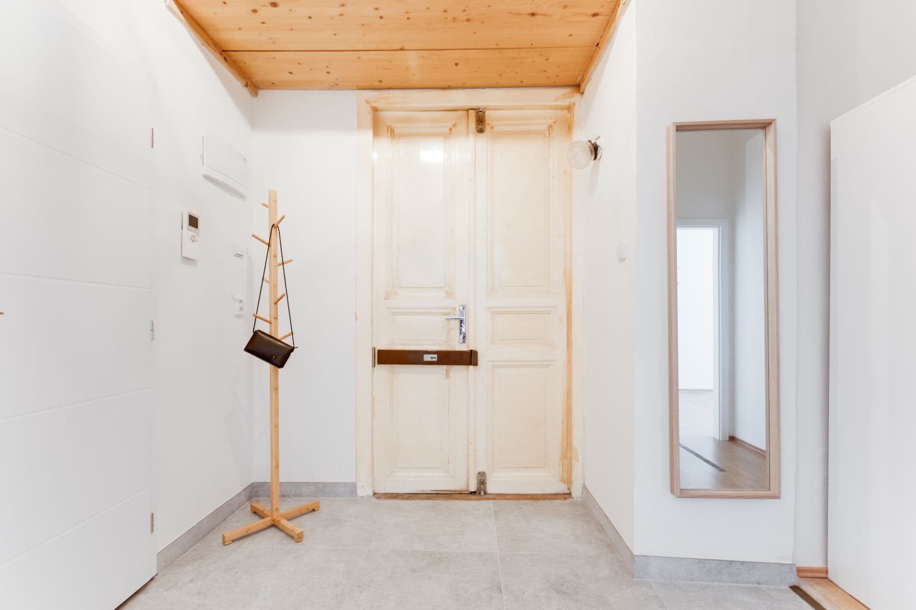 Pronájem bytu  60 m², Legerova, Praha, Praha