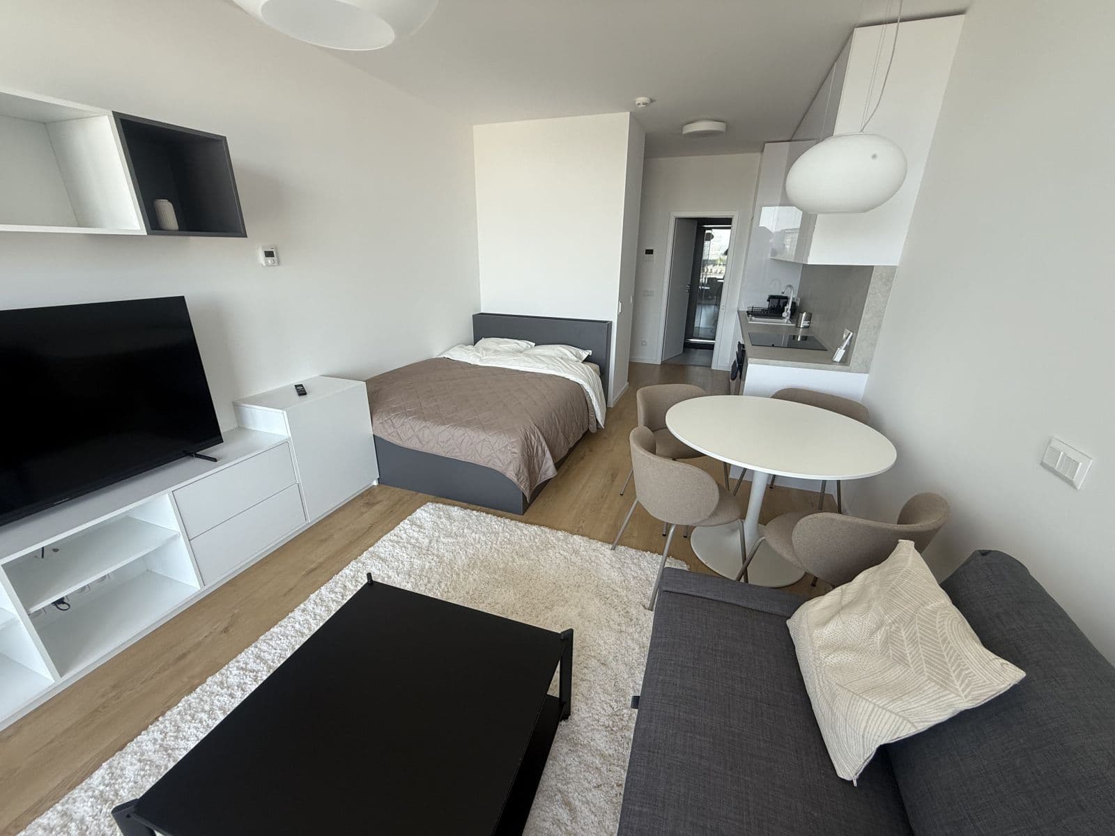 Pronájem bytu  30 m², Rožňavská, Nové Mesto, Bratislavský kraj