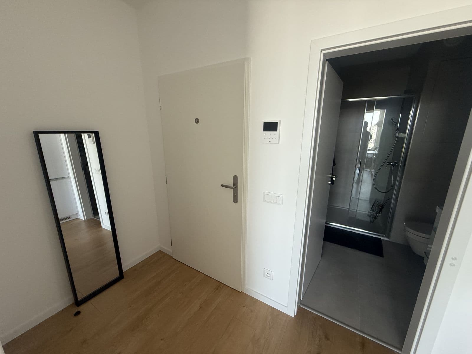 Pronájem bytu  30 m², Rožňavská, Nové Mesto, Bratislavský kraj