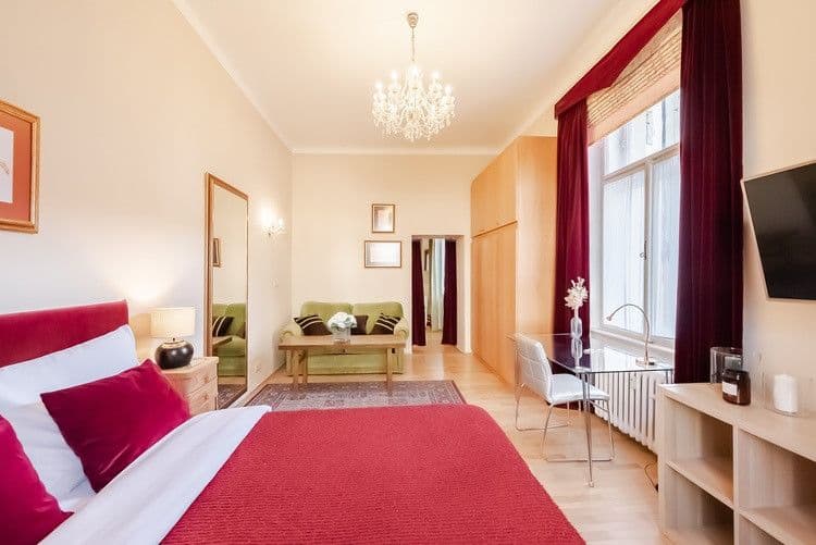 Pronájem bytu  45 m², Štěpánská, Praha, Praha