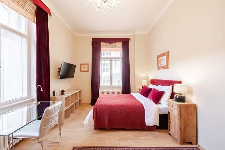 Pronájem bytu  45 m², Štěpánská, Praha, Praha