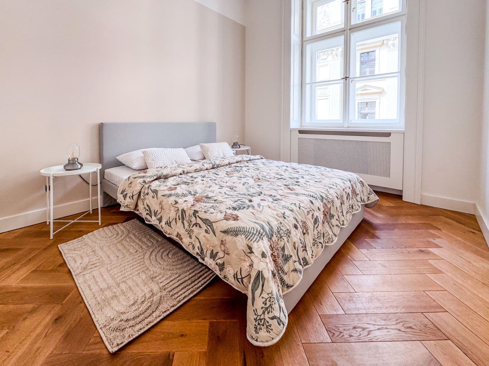 Pronájem bytu  40 m², Dlážděná, Praha, Praha