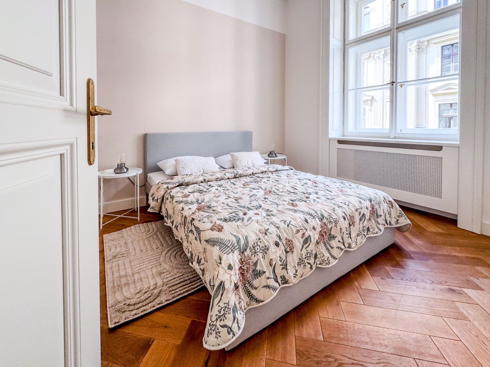 Pronájem bytu  40 m², Dlážděná, Praha, Praha
