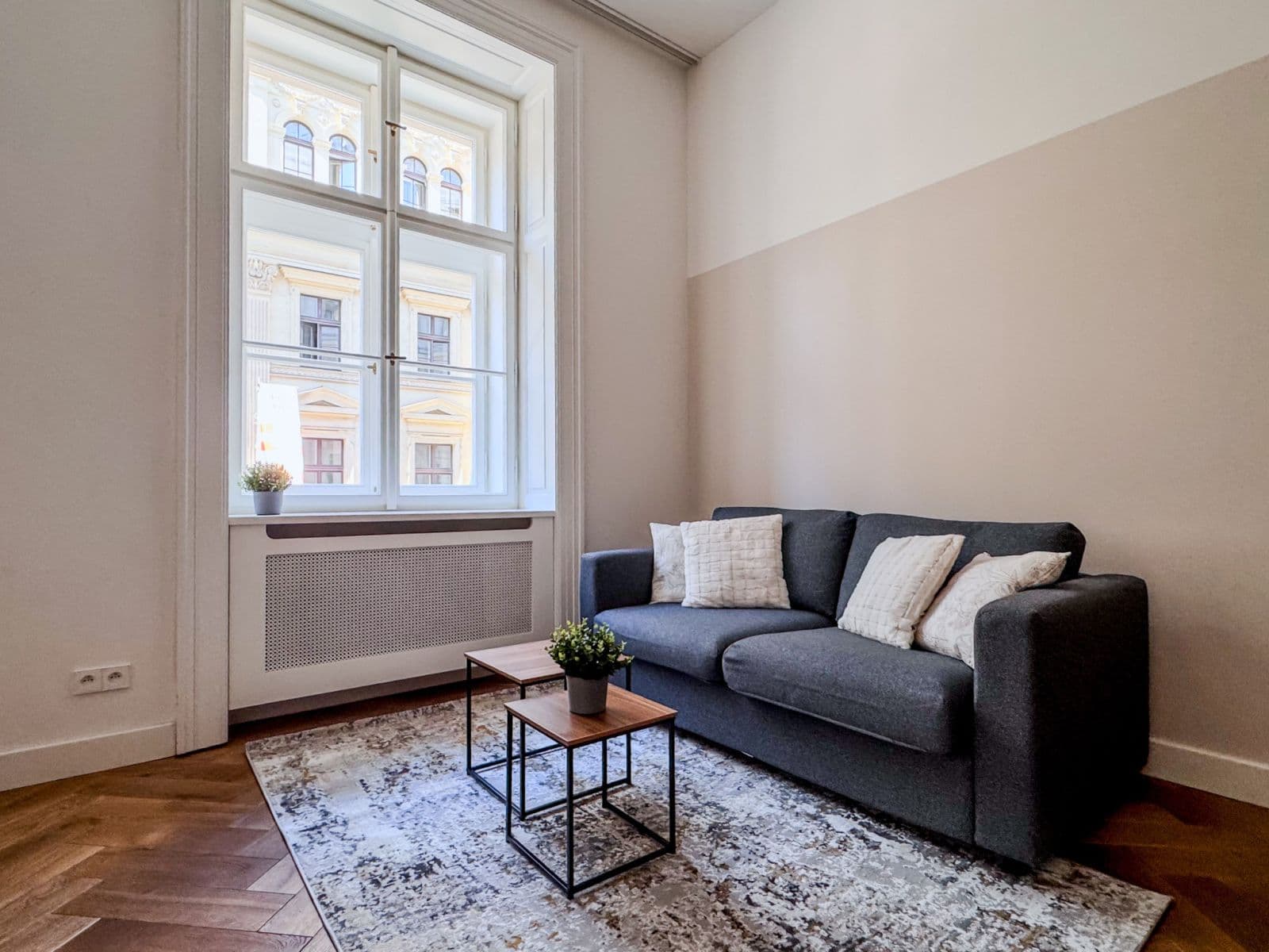 Pronájem bytu  40 m², Dlážděná, Praha, Praha
