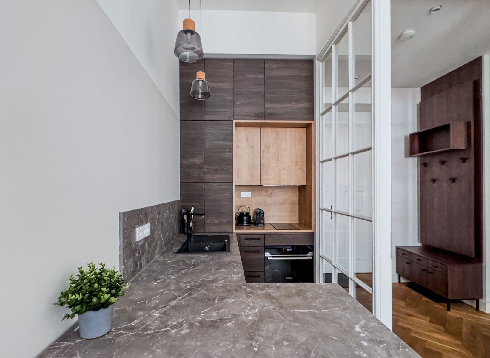 Pronájem bytu  40 m², Dlážděná, Praha, Praha
