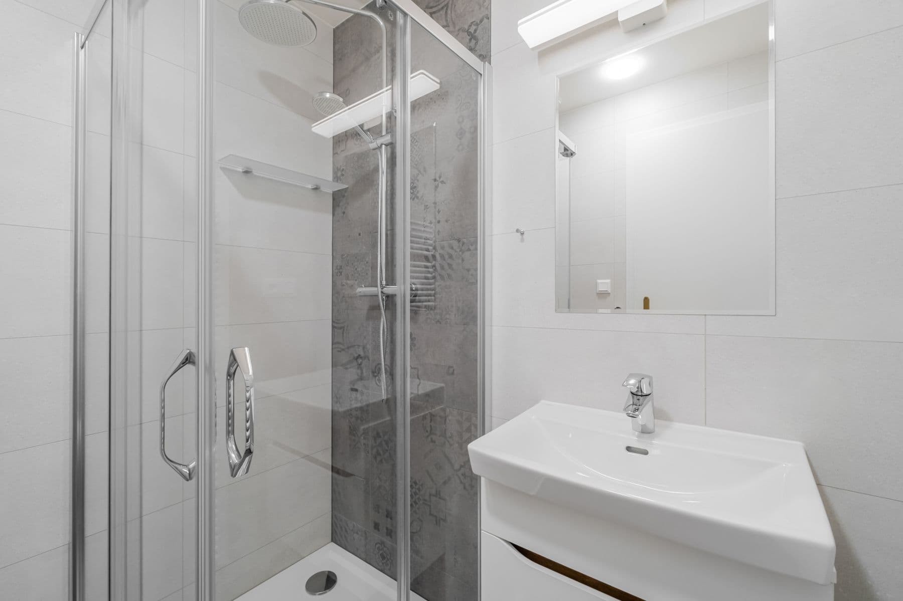 Pronájem bytu  43 m², Veletržní, Praha, Praha