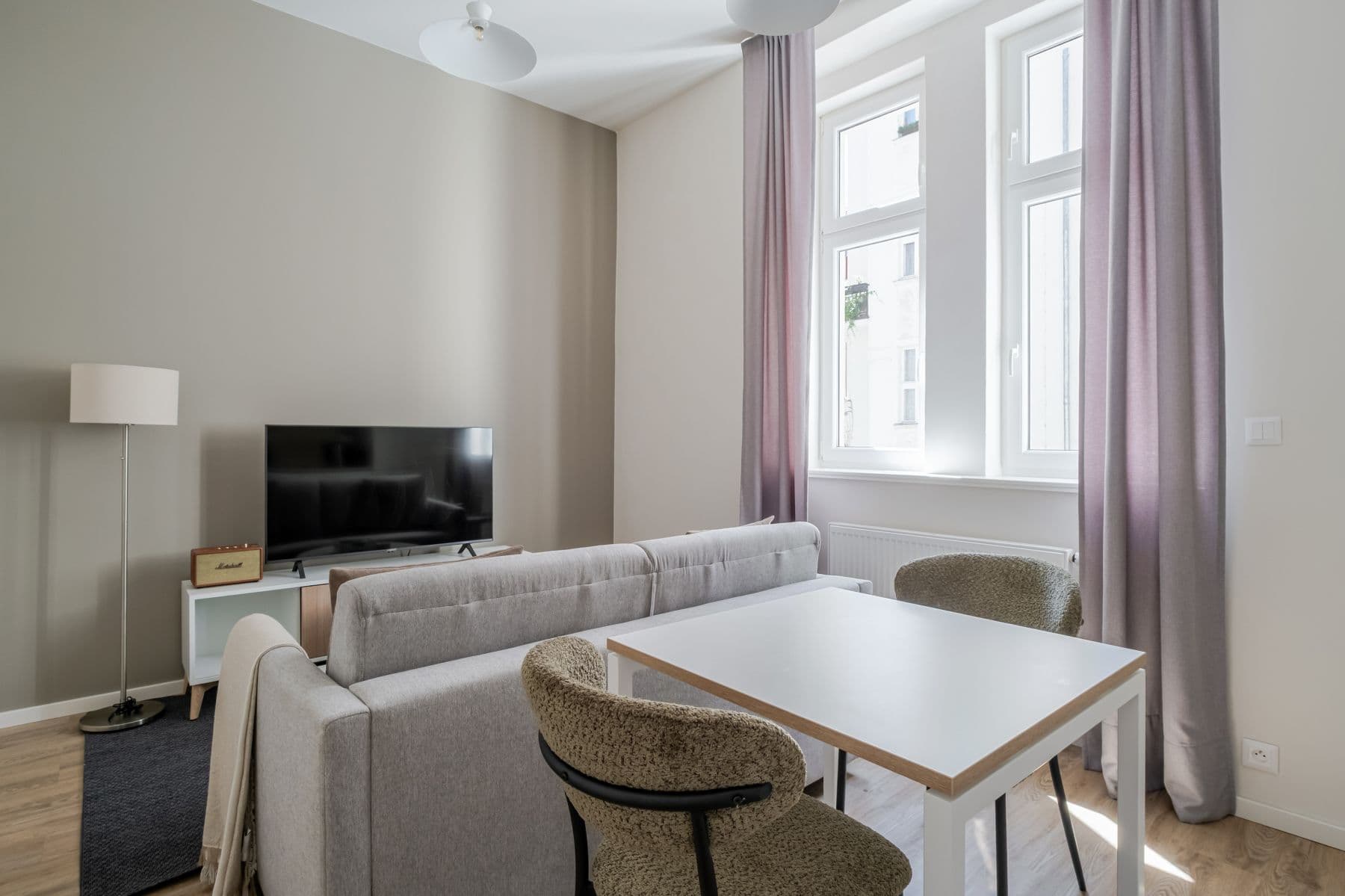 Pronájem bytu  43 m², Veletržní, Praha, Praha
