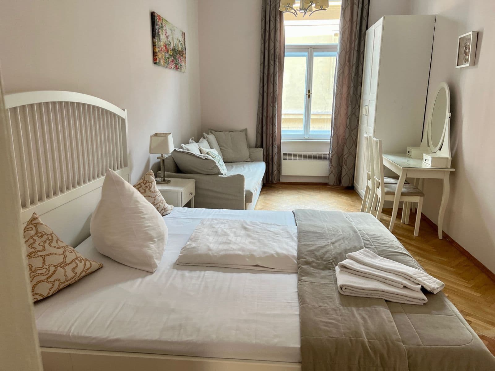 Pronájem bytu  65 m², Ostrovní, Praha, Praha