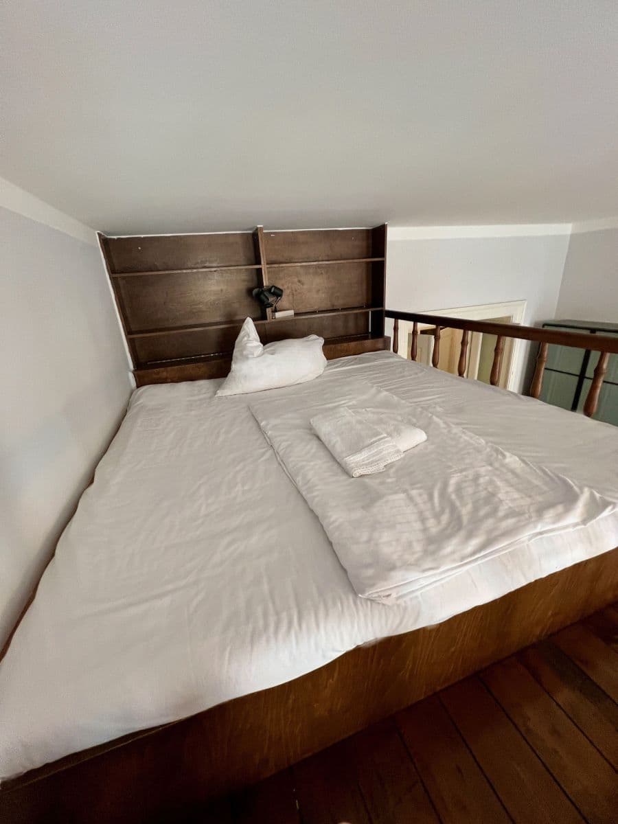 Pronájem bytu  65 m², Ostrovní, Praha, Praha