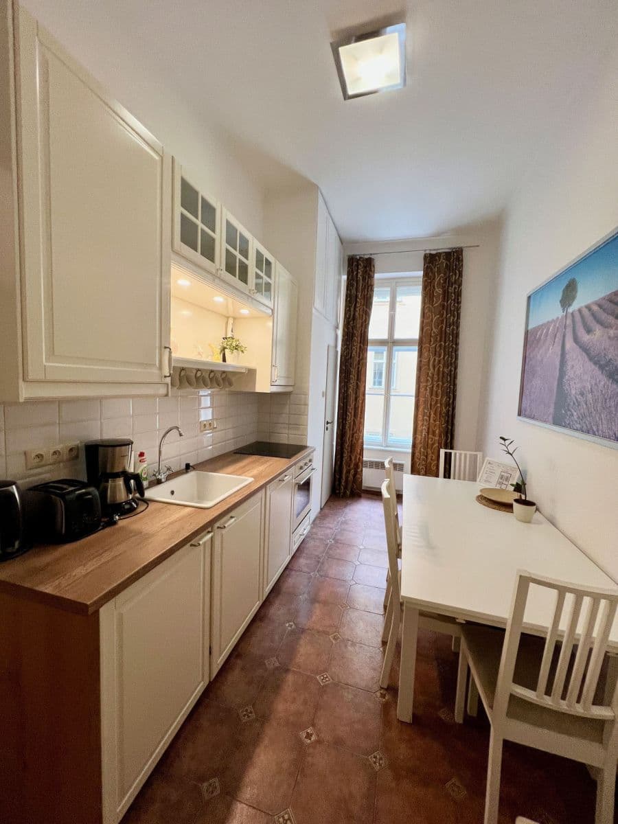 Pronájem bytu  65 m², Ostrovní, Praha, Praha