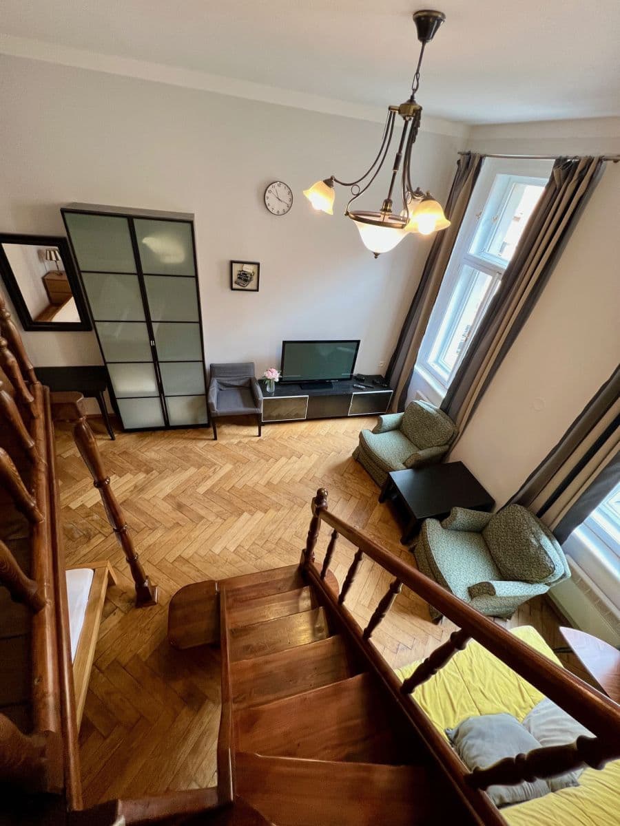 Pronájem bytu  65 m², Ostrovní, Praha, Praha