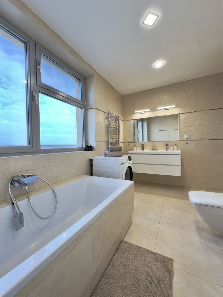 Pronájem bytu  230 m², Štúrova B, Senec, Bratislavský kraj