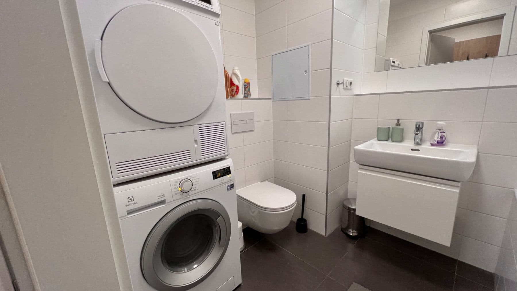 Pronájem bytu  60 m², Blumentálska, Bratislava - mestská časť Staré Mesto, Bratislavský kraj