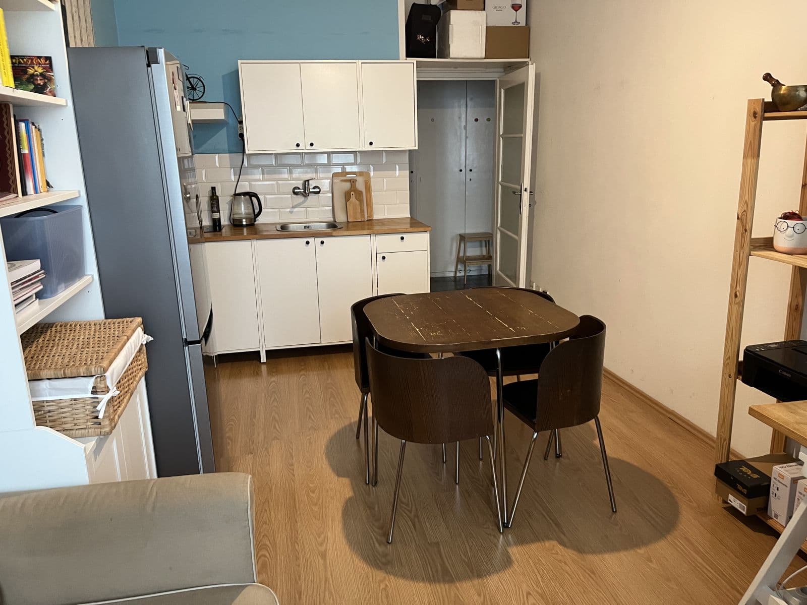 Pronájem bytu  41 m², Kouřimská, Praha, Praha