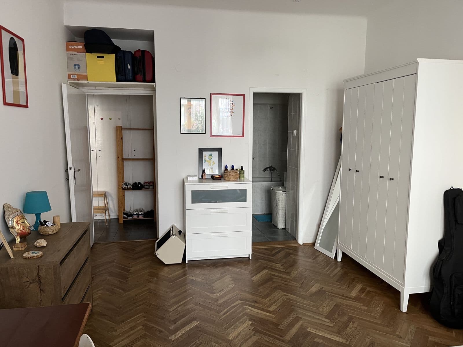 Pronájem bytu  41 m², Kouřimská, Praha, Praha