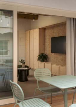 Pronájem bytu  80 m², Sevastopolská, Praha, Praha