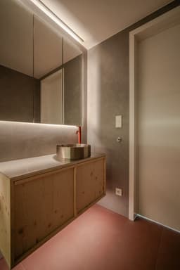 Pronájem bytu  80 m², Sevastopolská, Praha, Praha