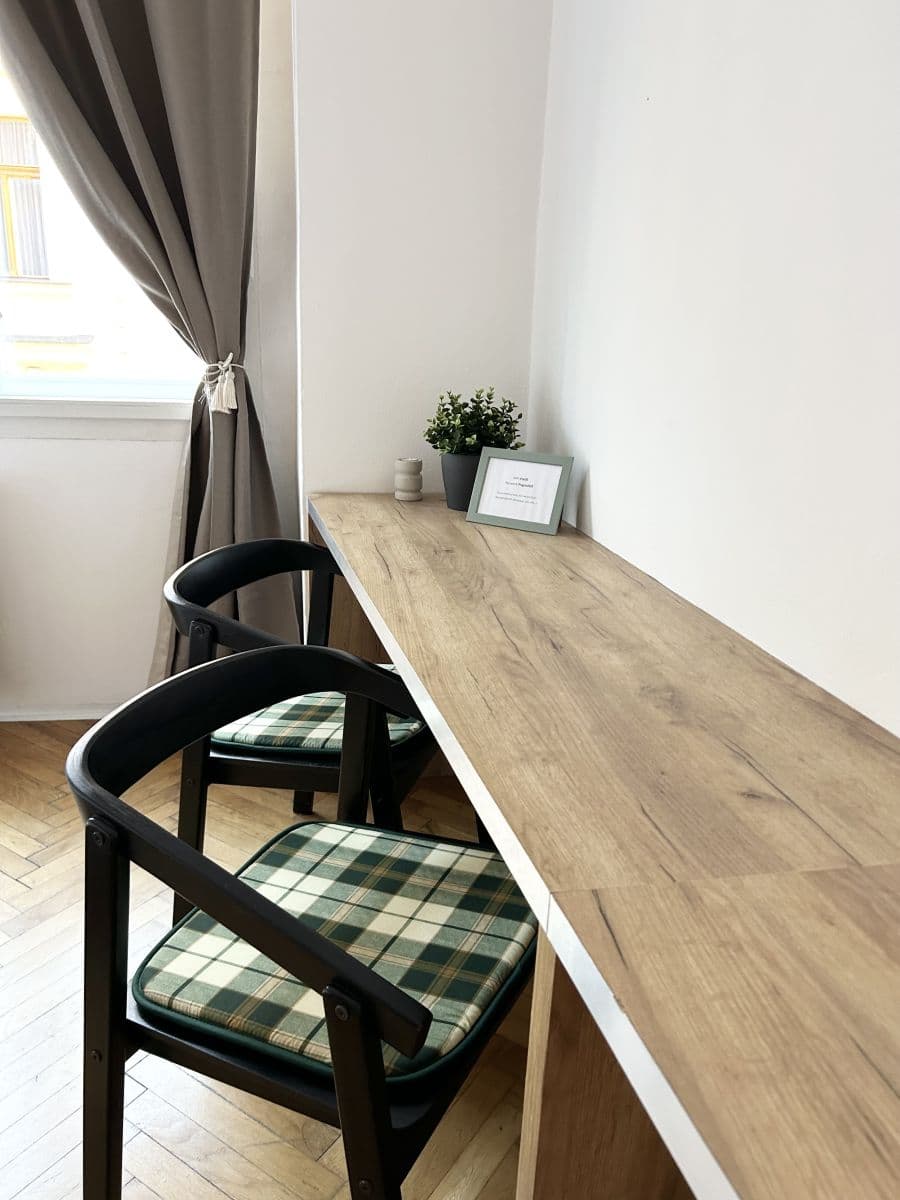 Pronájem bytu  38 m², Dlouhá, Praha, Praha