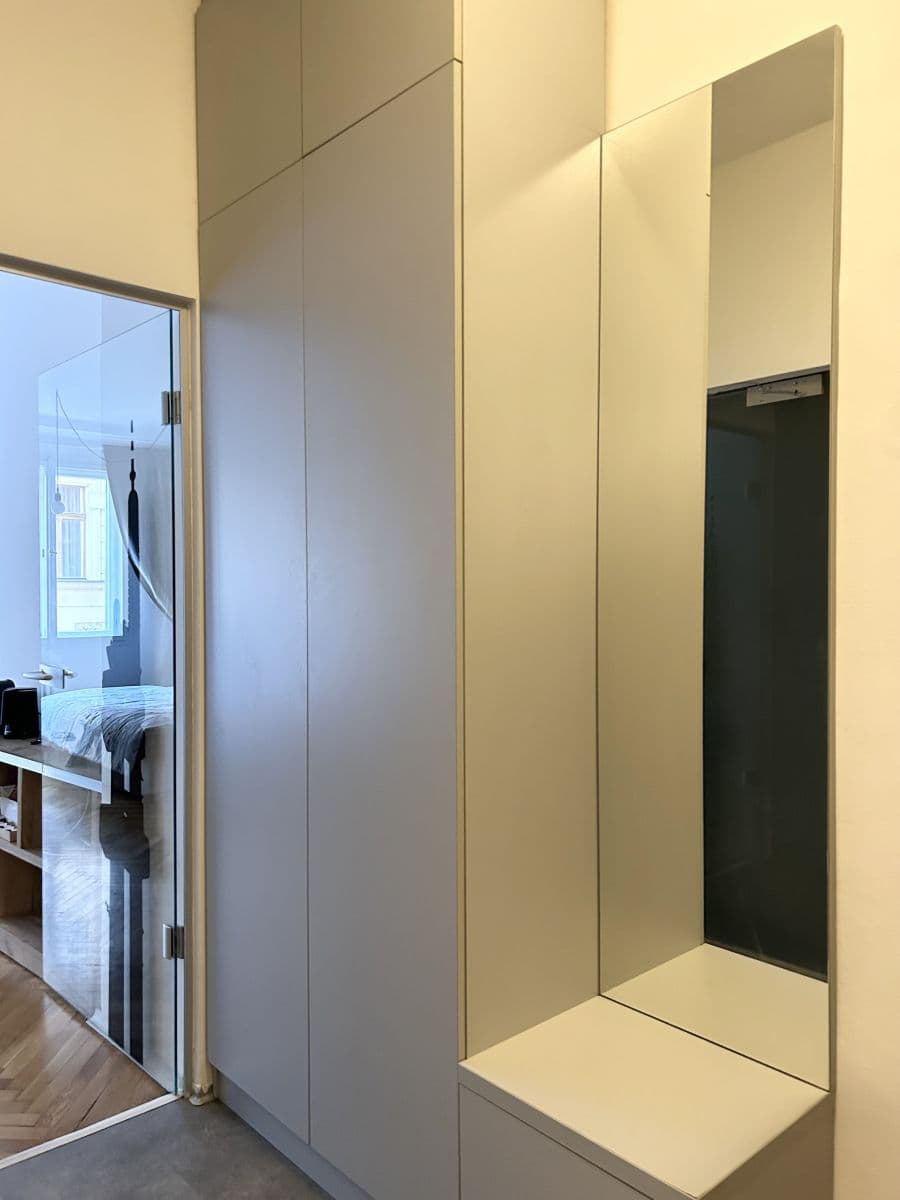 Pronájem bytu  38 m², Dlouhá, Praha, Praha